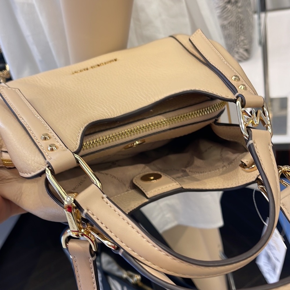 Michael Kors Women's Arlo Small Pebbled Leather Crossbody Bag Buff
NWT - Picture 4 of 16